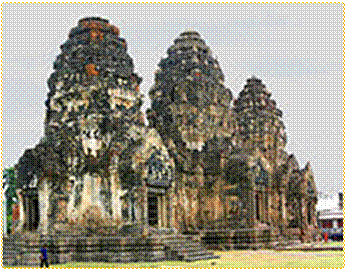 200px-Wat_Phra_Prang_Sam_Yod-pano.jpg