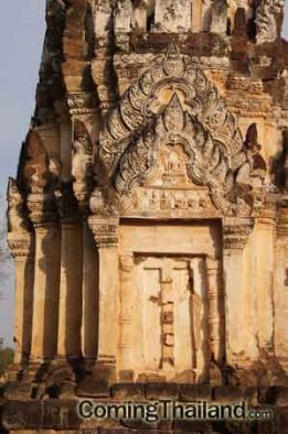 ซุ้มประตูเรือนธาตุ วัดพระพายหลวง